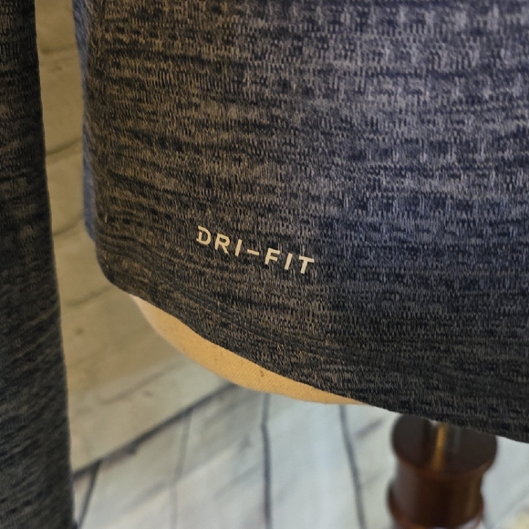 Nike Women's Heathered Navy Long Sleeve Top - Picture 6 of 6